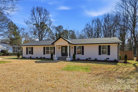 7834 Rainbow Drive sold home in Waverly, Charlotte, NC