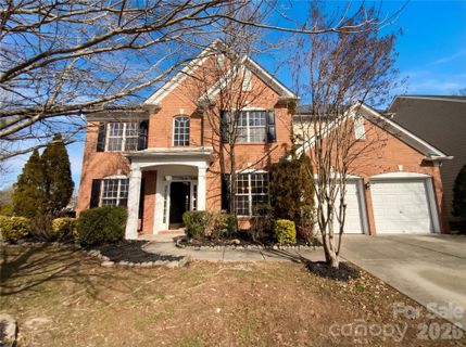 10803 Fountaingrove Drive pending home in Arbor Hills, Charlotte, NC