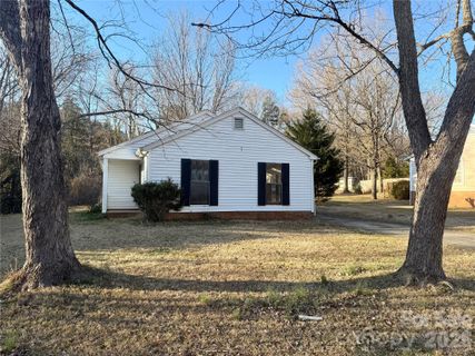 7037 Ravenglass Lane sold home in Heathergate, Mint Hill, NC