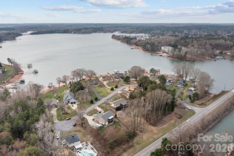 Homes in Colony Harbor, Sherrills Ford