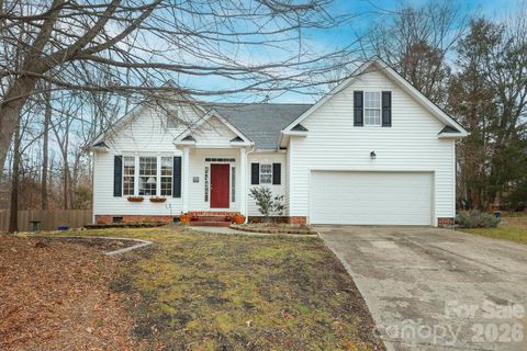 2601 Rustic Ridge Court pending home in Greenbrier, Charlotte, NC