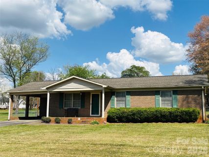 136 Devon Lane sold home in Iredell Heights, Statesville, NC