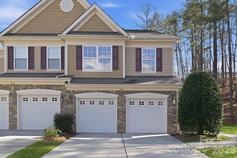 719 Deerbrook Lane sold home in Lake Shore On Lake Wylie, Tega Cay, SC