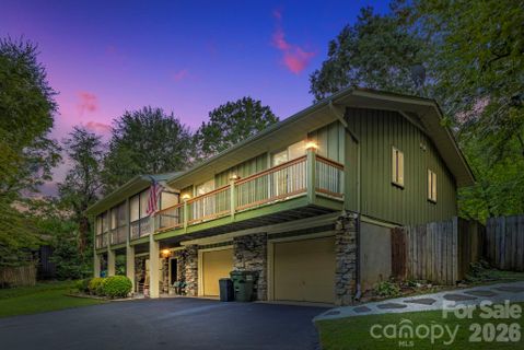 3017 Chestnut Tree Road