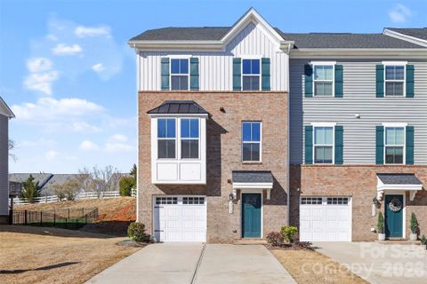2638 Grantham Place Drive active home in Grantham Place, Fort Mill, SC