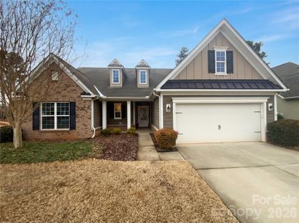 200 Sweet Briar Drive pending home in The Retreat At Rayfield, Fort Mill, SC