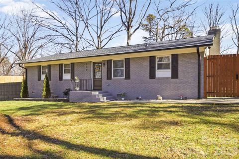 300 Forest Park Road sold home in Forest Park, Matthews, NC