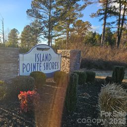 2076 Island View Lane
