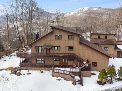 A home in West Highlands, Sugar Mountain