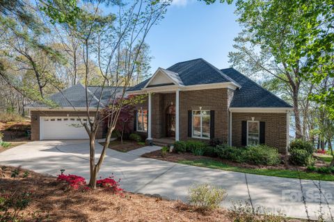 103 Shelter Cove Lane active home in Pinnacle Shores, Mooresville, NC