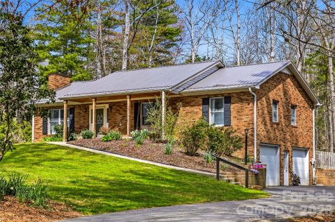 32 W Ashley Place sold home in Pencross Estates, Etowah, NC