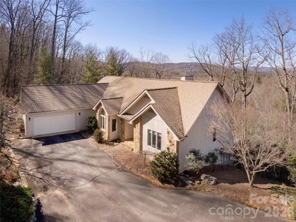 402 Claremont Drive sold home in Claremont, Flat Rock, NC
