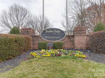 9233 Meadow Vista Road sold home in Heatherstone, Charlotte, NC
