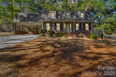 219 Williamsburg Lane