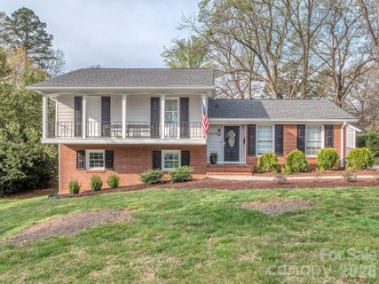 6624 Sunview Drive sold home in Spring Valley, Charlotte, NC