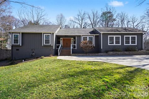 1834 Summerhill Drive sold home in Woodberry Forest, Charlotte, NC
