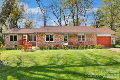 17 Resada Drive sold home in Deer Track, Brevard, NC