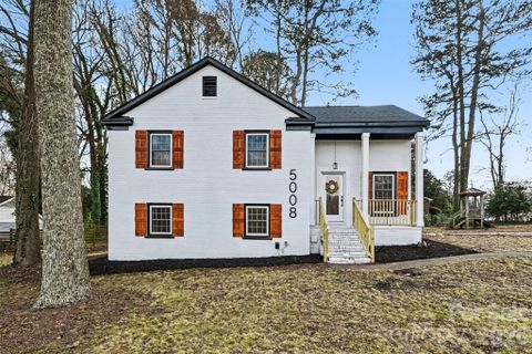 5008 The Plaza None sold home in Pinecroft, Charlotte, NC