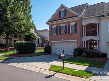 11724 Easthampton Circle pending home in The Gates At Bridgehampton, Charlotte, NC