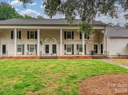 7004 Quail Hill Road pending home in Quail Hollow Estates, Charlotte, NC