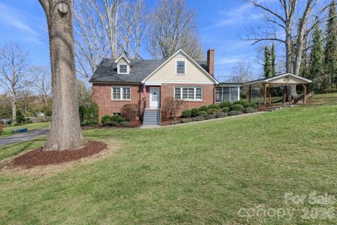 Homes in Fairview Park, Hickory