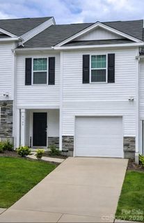6109 Faron Way active home in Mallard Creek Towns, Charlotte, NC
