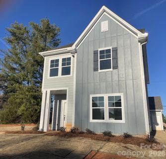 4009 Grommet Court active home in Arbor Village, Matthews, NC