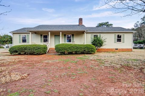 102 Roxie Lane