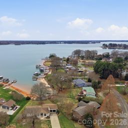 332 Shoreline Loop