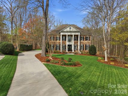 1802 Summit View Place pending home in Weddington Chase, Marvin, NC