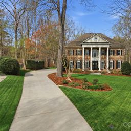 1802 Summit View Place
