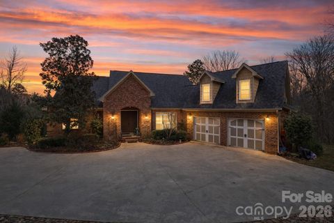 27 Wateree Key Court sold home in Wateree Keys, Winnsboro, SC