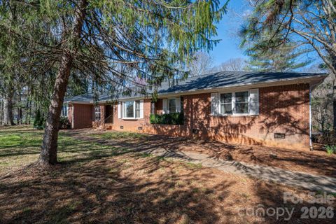 221 Lee Black Road