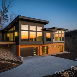 463 Summit Trail
