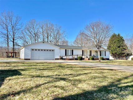 214 Heritage Circle sold home in Heritage Woods, Taylorsville, NC