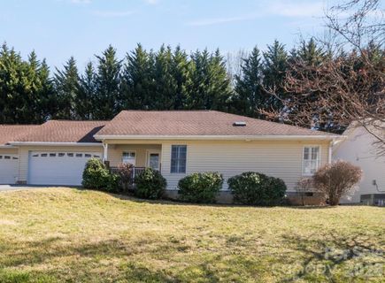 207 Allen Paul Drive sold home in Gann Village, Hendersonville, NC