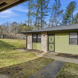 714 Farmington Circle