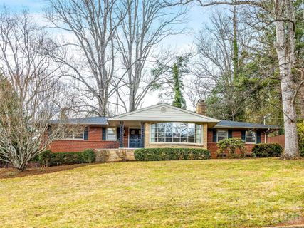 8 N Oak Forest Drive sold home in Oak Forest, Asheville, NC