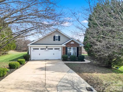 112 N Woodcliff Lane sold home in Runnymeade, Mount Holly, NC