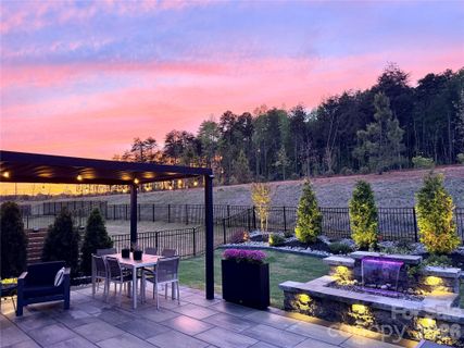 5212 Glenwalk Drive pending home in Griffith Lakes, Charlotte, NC