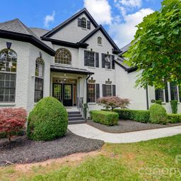 8707 Fairview Road