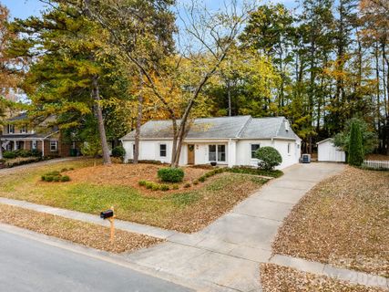 6815 Old Post Road sold home in McClintock Woods, Charlotte, NC