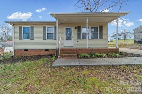 304 Belton Avenue sold home in Catawba Heights, Mount Holly, NC