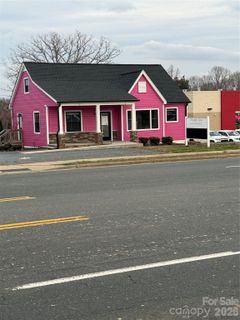 411 Main Street