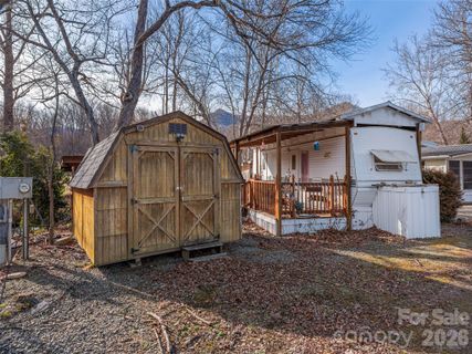 24 Aqua Vista Loop pending home in Dogwood Lakes, Waynesville, NC
