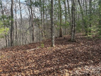 00 Round Hill Road