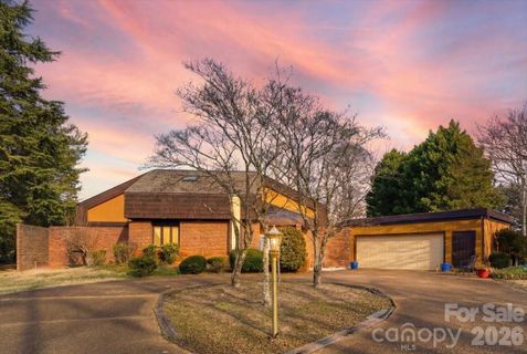 119 Azalea Circle