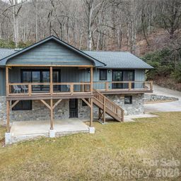 453 Friendly Acres Drive