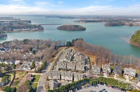 Homes in Davidson Bay, Davidson