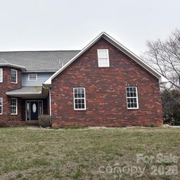 1203 Edgewater Court